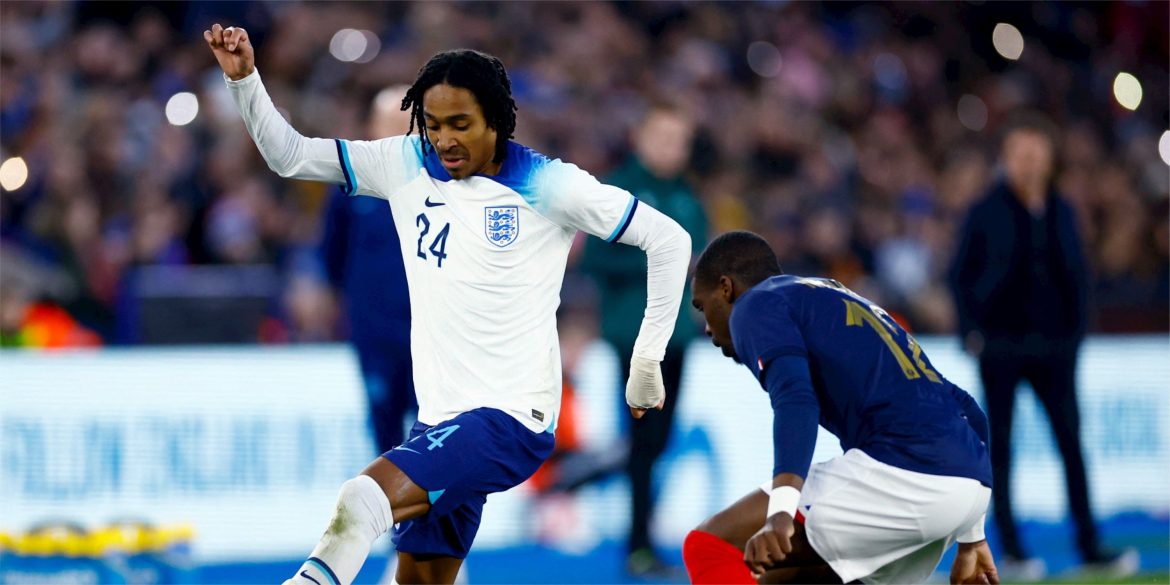 Spurs and Leeds flop Djed Spence given three-word praise by Italian media