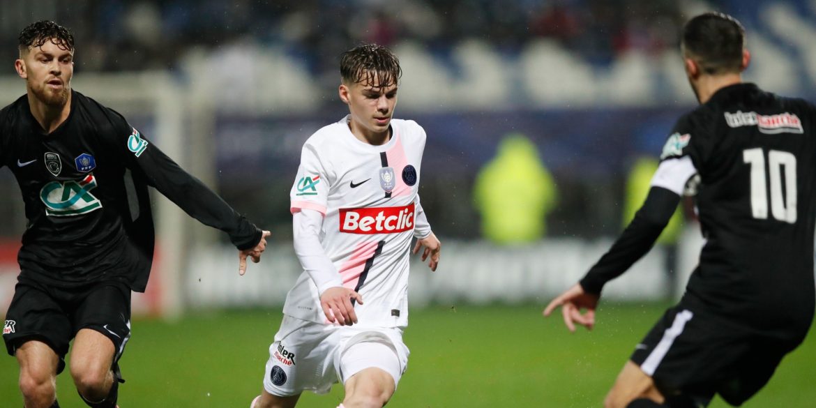 Leeds: Farke Interested In "Quality" £2.1m Gem Who’s Dacourt 2.0