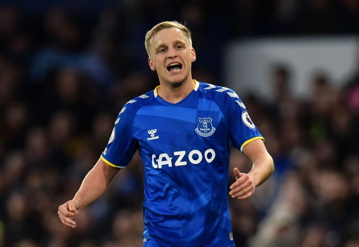 Everton: Van de Beek has no future at Goodison