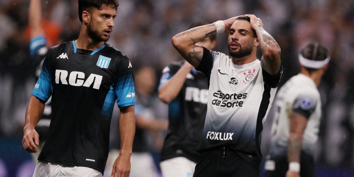 Everton now keen on signing £17m striker who Wolves have made an offer for